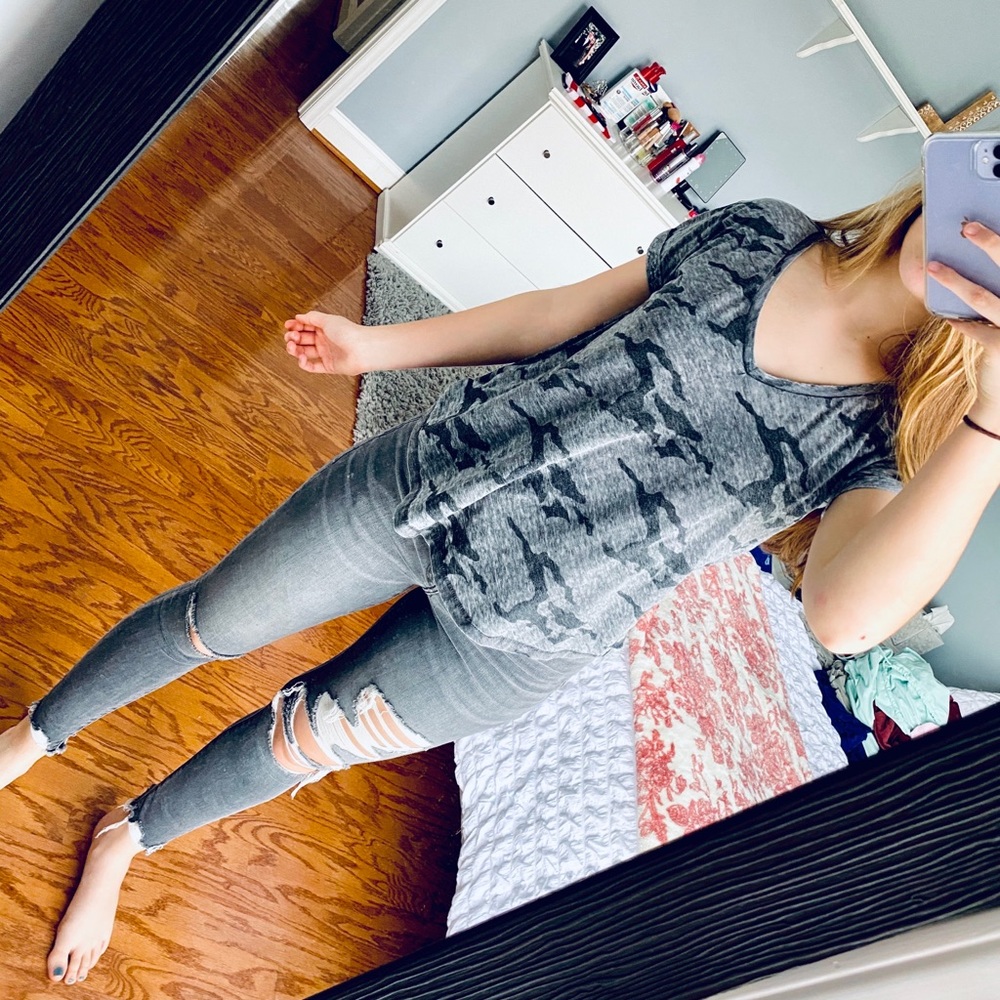 American Eagle short sleeve - Picture 2 of 6